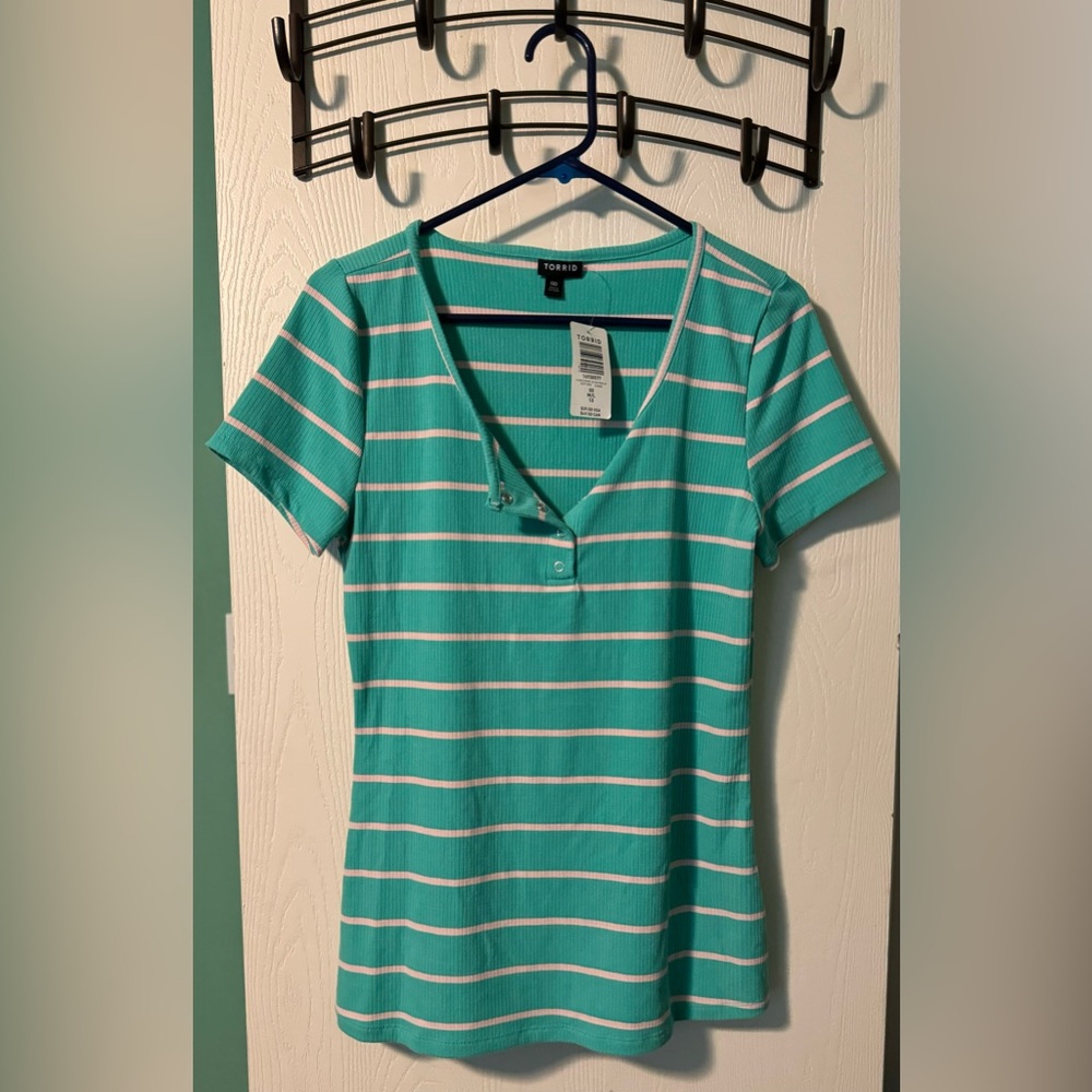 NWT Torrid Size 00 Cyan Blue Striped Top